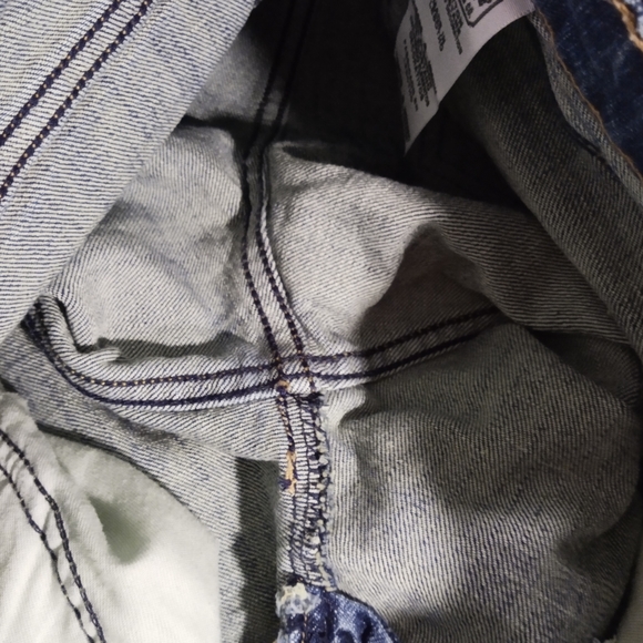 Levi's Low Rise Boot Cut Jeans - Picture 6 of 8